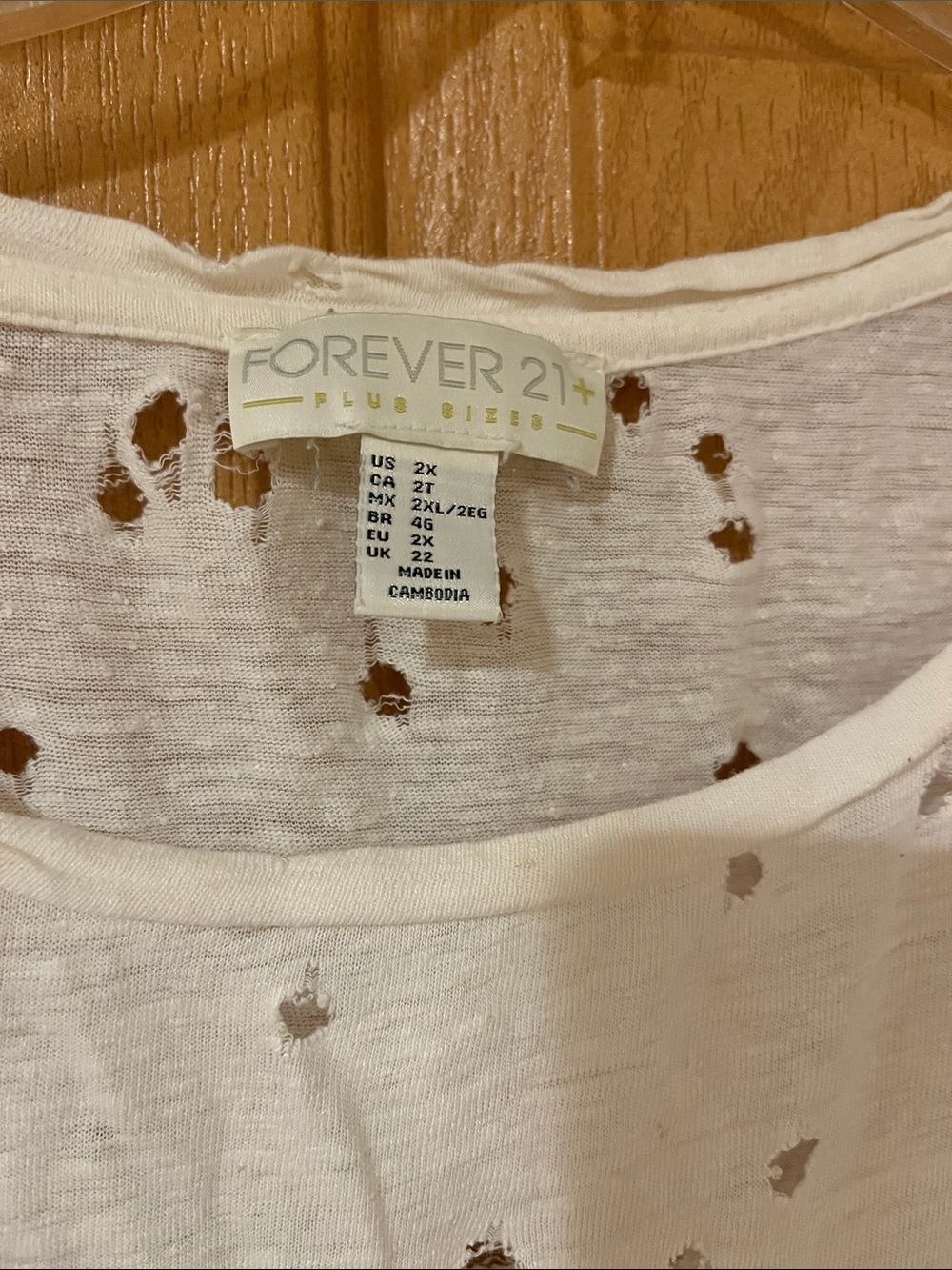 Forever 21 White Distressed Short Sleeve Tee Top Size 2x. Boxy fit - Picture 2 of 7